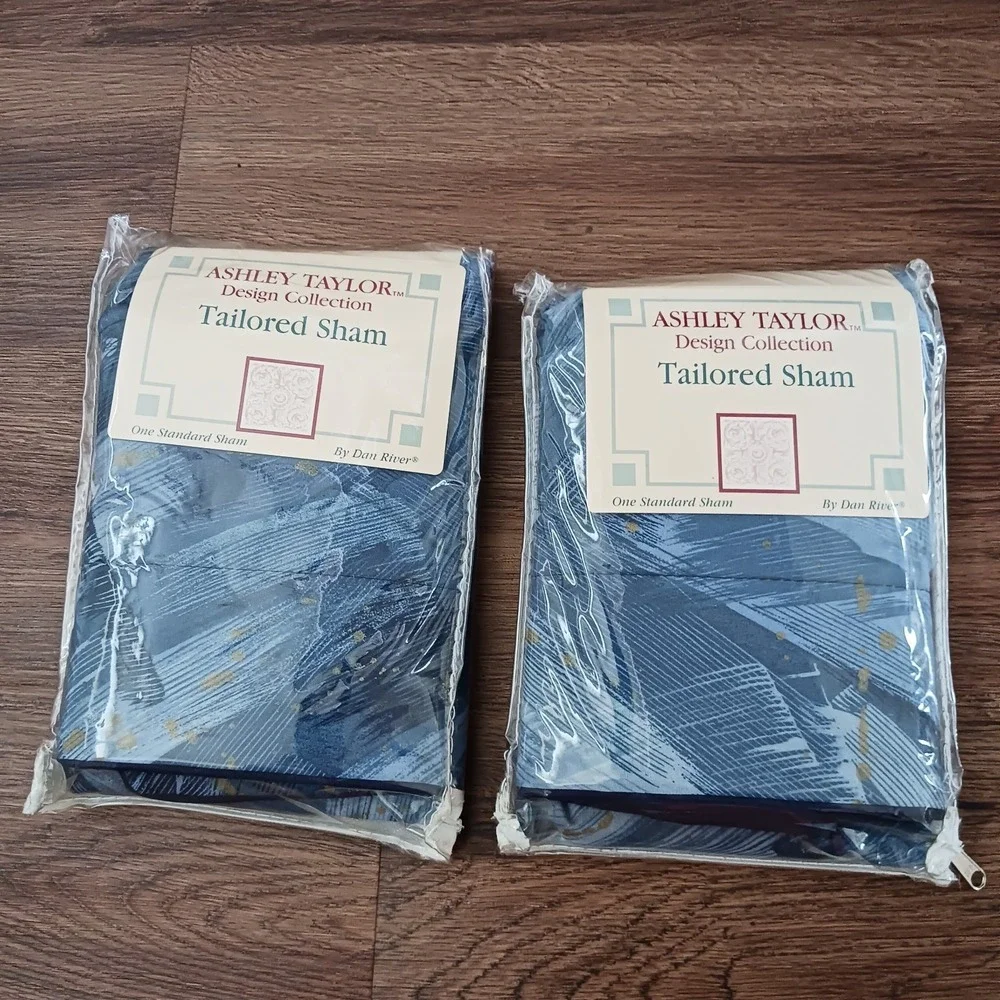 2 Vintage Ashley‎ Taylor Blue Gold Galaxy Navy Pillow Shams 20 x 26 New